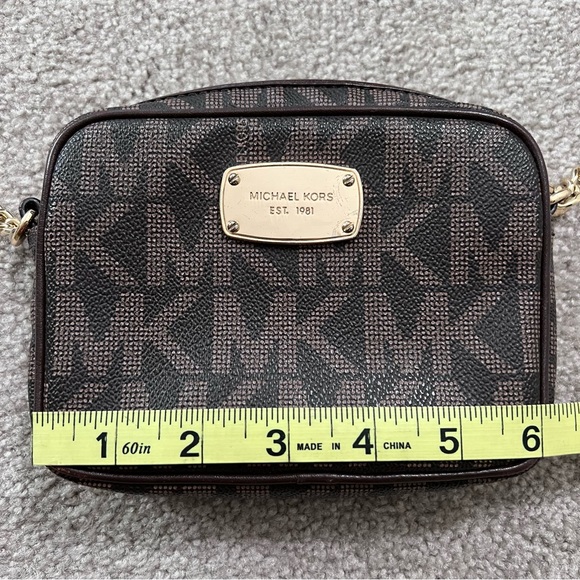 EUC Michael Kors Crossbody Bag in Logo-print Canvas - Picture 11 of 12